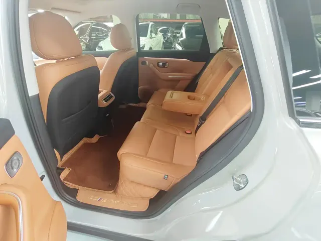Leapmotor C10 — Фото автомобиля 10