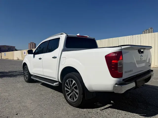 Nissan Navara — Фото автомобиля 7