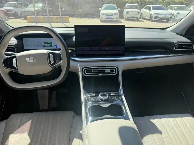Geely Galaxy Stellar 6 — Фото автомобиля 10