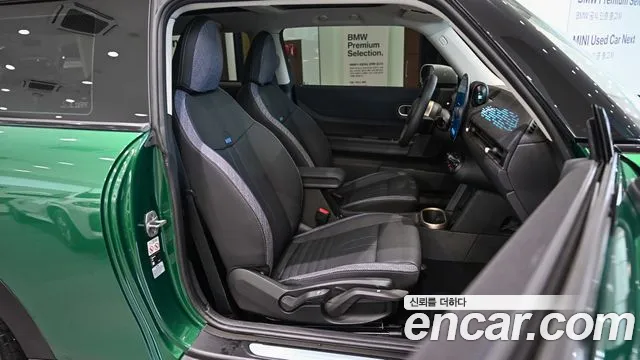 MINI Cooper Generation 4 — Фото автомобиля 13