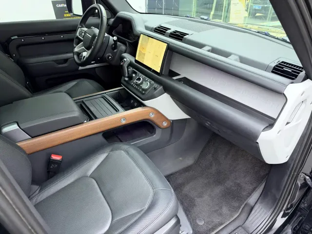 Land Rover Defender — Фото автомобиля 15