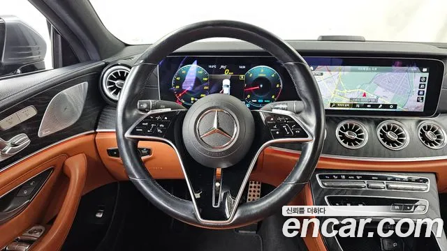Mercedes-Benz CLS-Class — Фото автомобиля 13