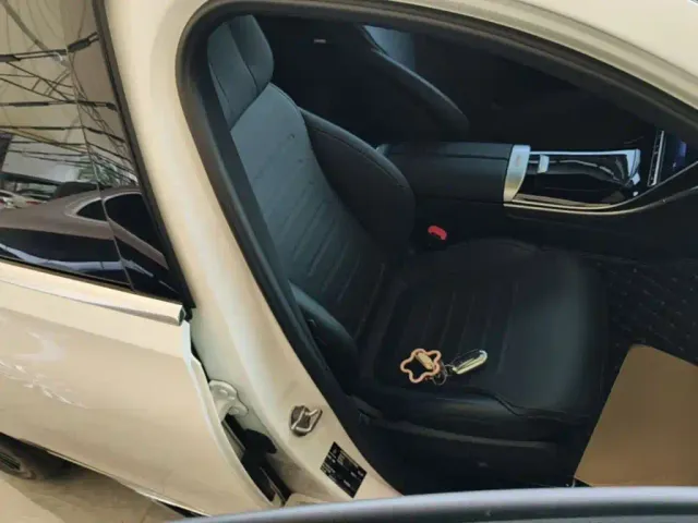 Mercedes-Benz C-Class — Фото автомобиля 24