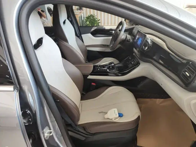BYD Qin PLUS — Фото автомобиля 24