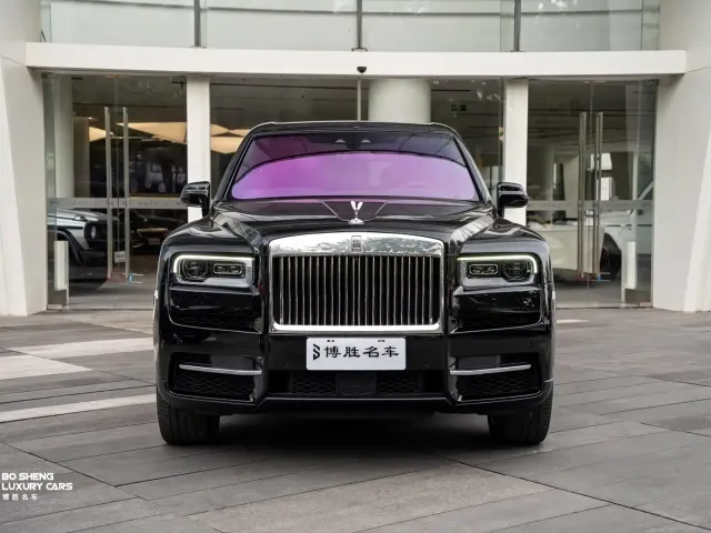 Rolls-Royce Cullinan — Фото автомобиля 2