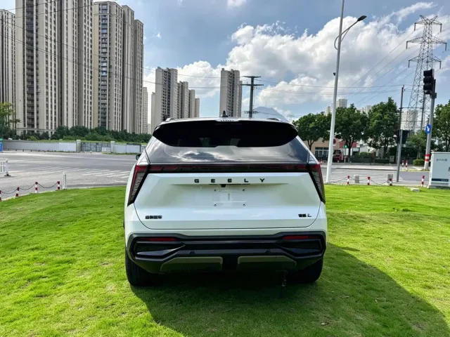 Geely Boyue L — Фото автомобиля 5