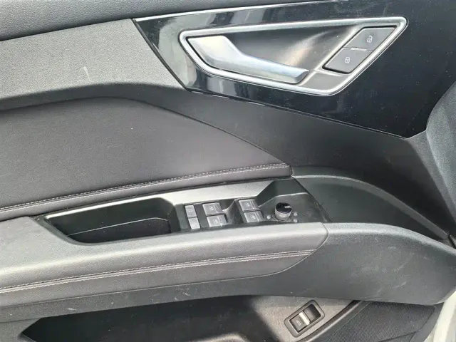 Audi Q4 e-tron — Фото автомобиля 16