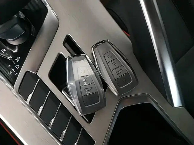 Geely Binyue — Фото автомобиля 8