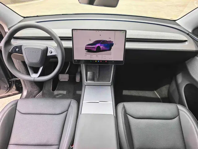 Tesla Model Y — Фото автомобиля 5