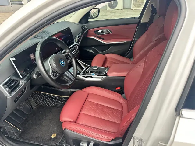 BMW i3 — Фото автомобиля 4