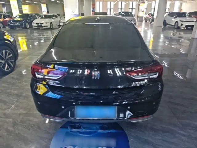 Buick Regal — Фото автомобиля 5