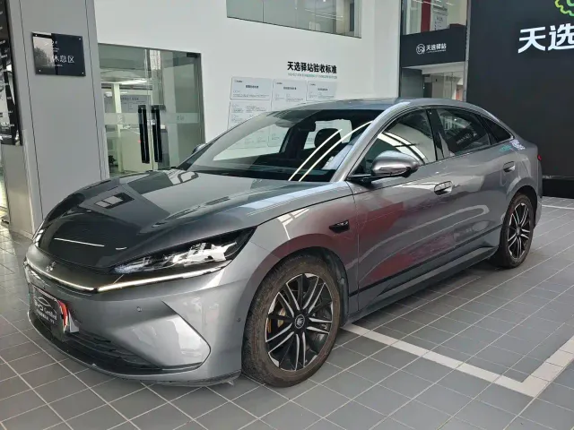 Фотография автомобиля — BYD Qin L