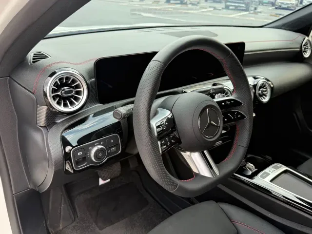 Mercedes-Benz A-Class — Фото автомобиля 7