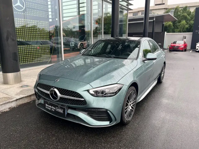 Фотография автомобиля — Mercedes-Benz C-Class