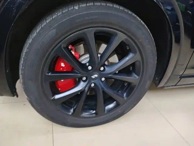 Li Auto ONE — Фото автомобиля 22
