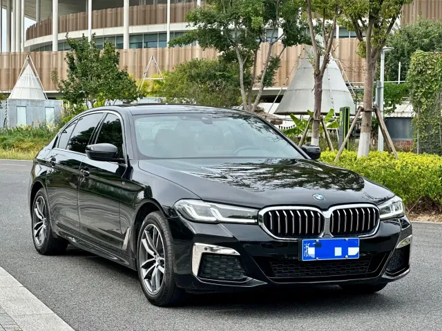 BMW BMW 5 Series 2022 Facelift 525Li M Sport Package — Фото автомобиля 3