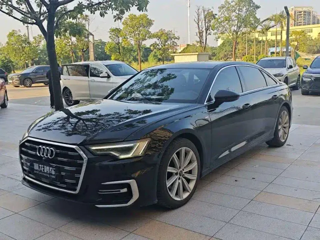 Фотография автомобиля — Audi A6L