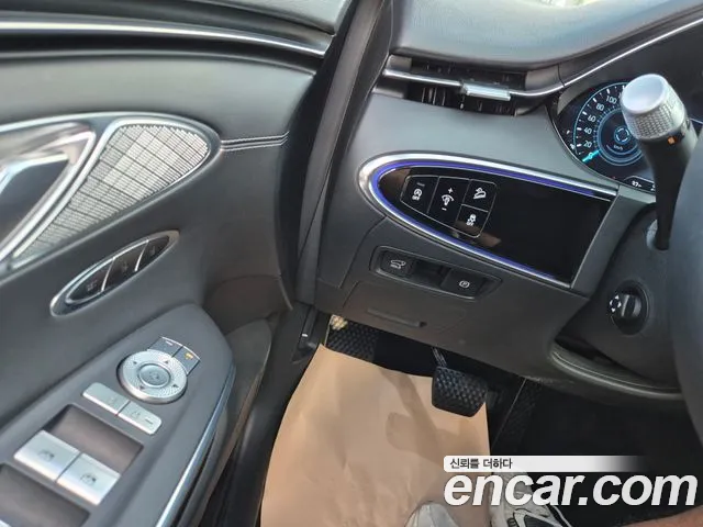 Genesis GV70 — Фото автомобиля 14