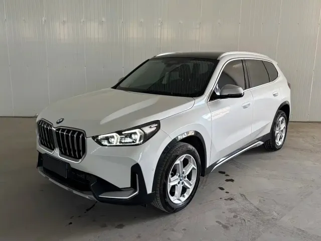 Фотография автомобиля — BMW X1