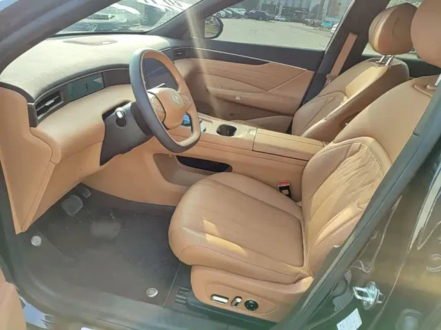 Dongfeng Aeolus Dongfeng Aeolus L8 2025 Plug-in Hybrid — Фото автомобиля 14