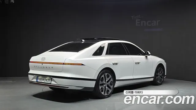 Hyundai Grandeur GN7 — Фото автомобиля 2