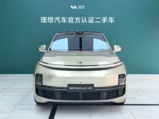 Li Auto L8 — Фото автомобиля 2