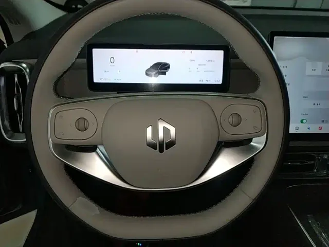 Leapmotor B01 — Фото автомобиля 10