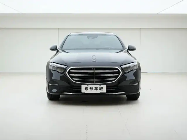 Mercedes-Benz E-Class — Фото автомобиля 2