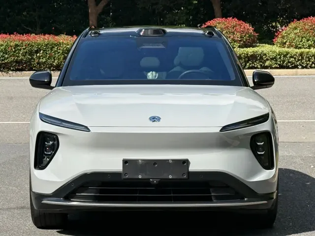 Nio ES6 — Фото автомобиля 2