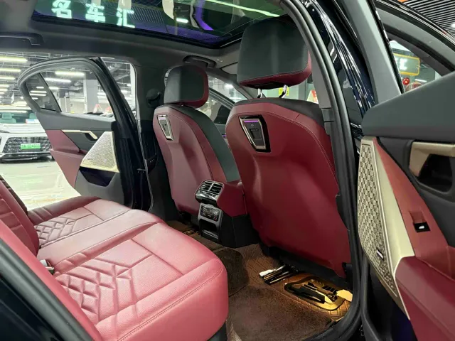 BMW 5 Series — Фото автомобиля 16
