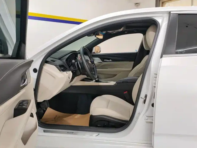 Cadillac CT4 — Фото автомобиля 9