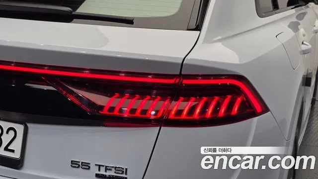 Audi Q8 55 TFSI quattro Premium — Фото автомобиля 19