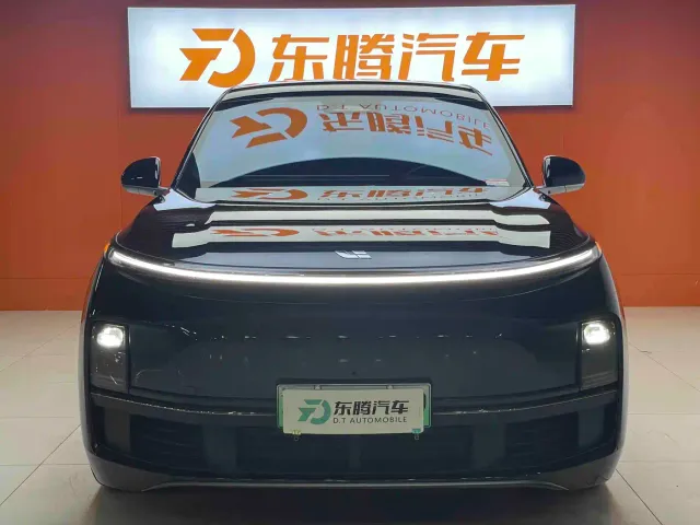 Li Auto L8 — Фото автомобиля 2