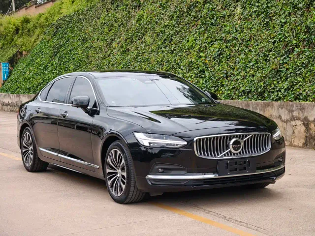 Volvo S90 — Фото автомобиля 3