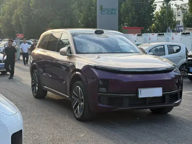Li Auto L9 — Фото автомобиля 2