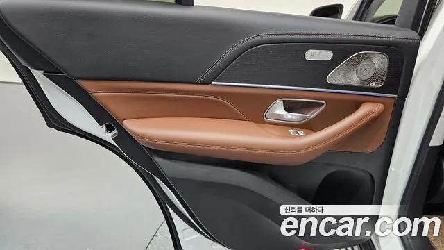 Mercedes-Benz GLE-Class — Фото автомобиля 23