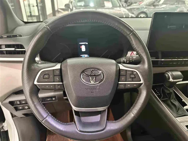 Toyota Granvia — Фото автомобиля 7