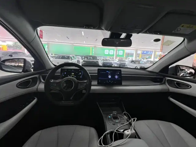 BYD Seal 05 DM-i — Фото автомобиля 13