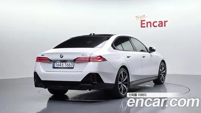 BMW 5-Series 5 серия (G60) 530i xDrive M Sport — Фото автомобиля 2