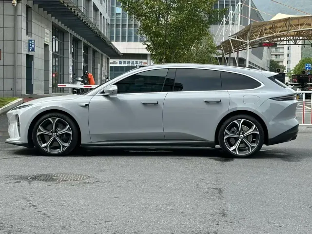 Nio ET5 Touring — Фото автомобиля 7