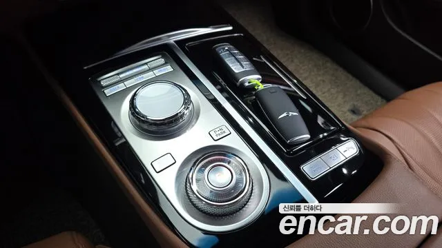 Genesis G80 Бензин 2.5 турбо AWD — Фото автомобиля 9