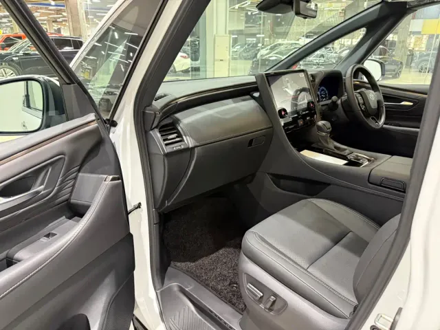 Toyota Alphard — Фото автомобиля 4
