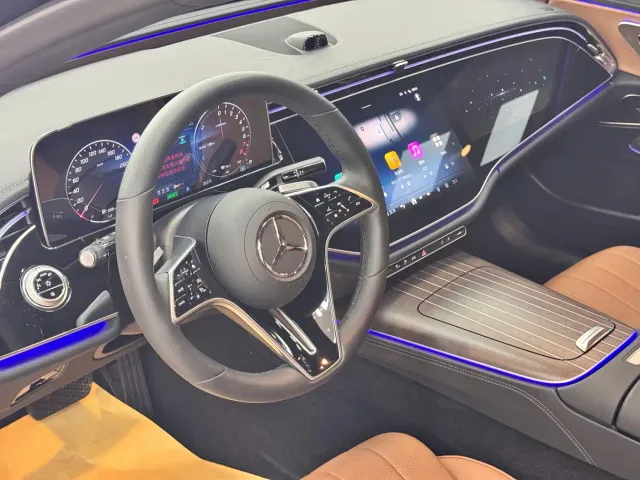 Mercedes-Benz E-Class — Фото автомобиля 8