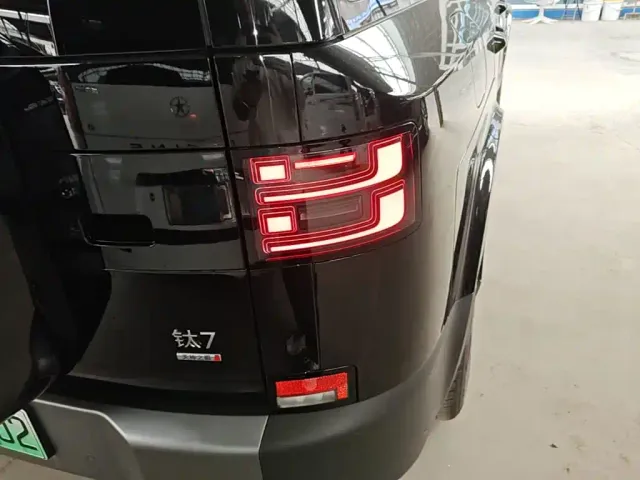 BYD FangChengBao Titanium 7 — Фото автомобиля 7