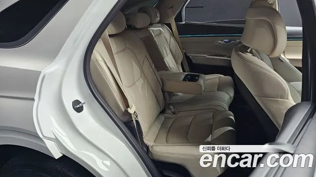 Genesis GV70 — Фото автомобиля 17