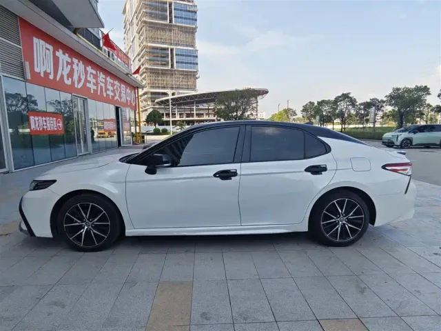 Toyota Camry — Фото автомобиля 3