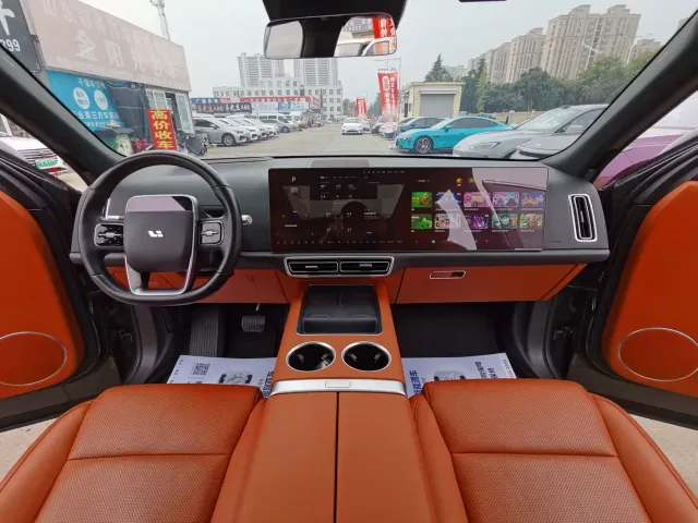 Li Auto L9 — Фото автомобиля 10