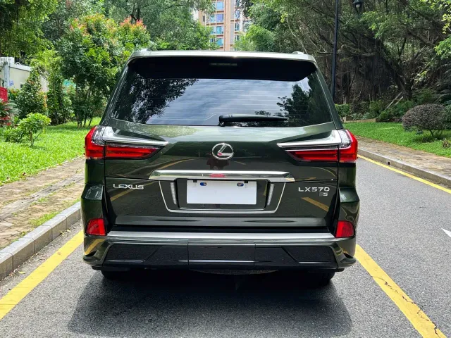 Lexus LX — Фото автомобиля 19