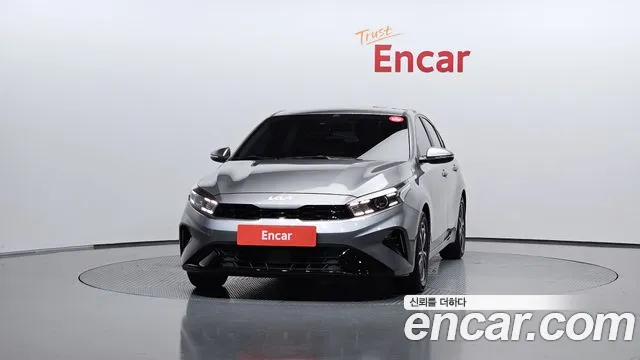 Фотография автомобиля — Kia K3 Generation 2