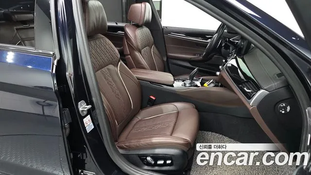 BMW 5-Series — Фото автомобиля 11
